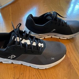 ON Mens Cloud Runner running shoes